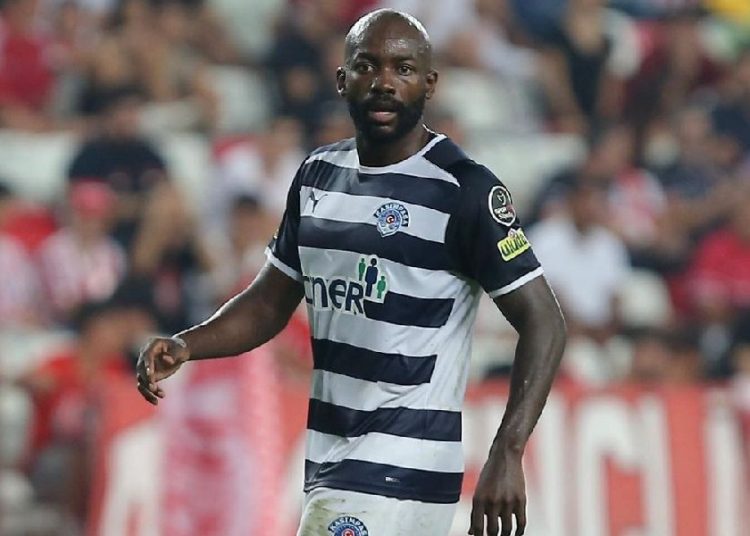 Stéphane Bahoken n’a pas dit son dernier mot avec les Lions Indomptables
