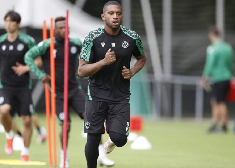 Franck Evina dans le viseur d’un club de l’Eredivisie